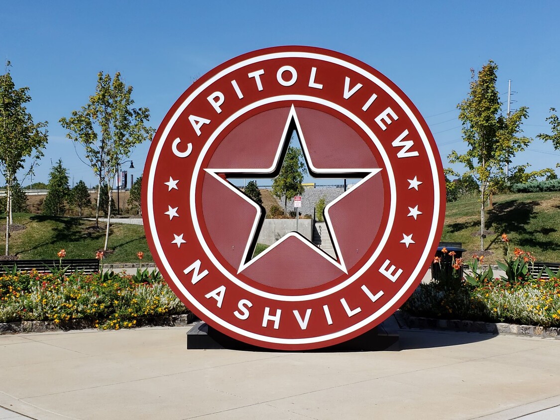 Foto principal - $1250 ALL-INCLUSIVE!! Stylish Co-Housing Minutes from DWTN!