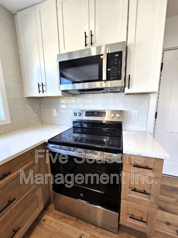 Photo - 199 King St Apartment