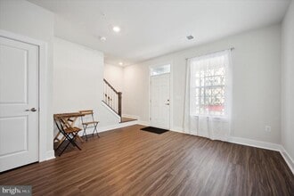 Building Photo - 127A Annapolis St