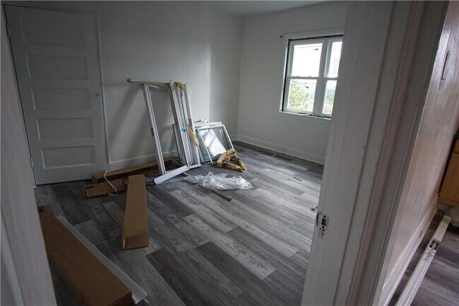 Building Photo - 224 Stamm Ave