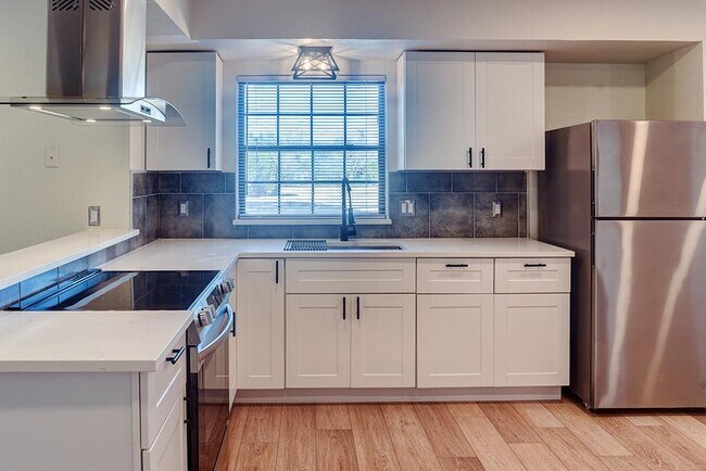 Building Photo - 310 Pebble Creek Dr