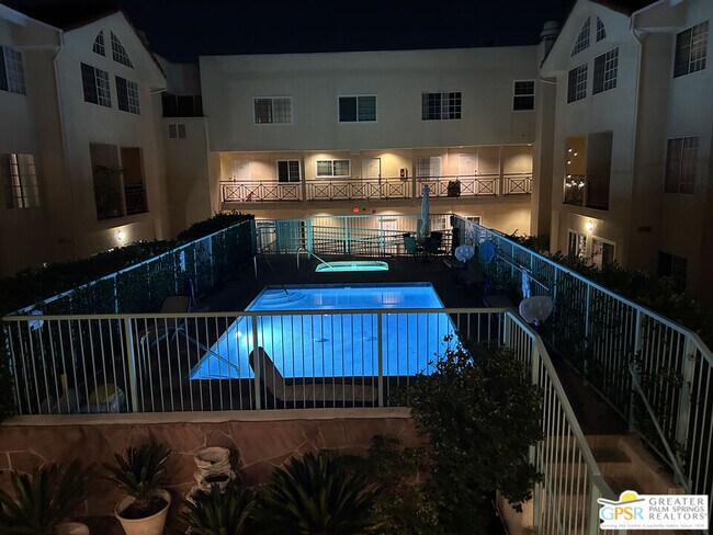 Foto del edificio - 1131 Campbell St