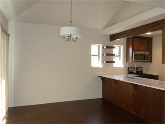 Foto del edificio - Stunning town home in the Ridgeview Place ...