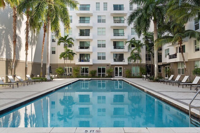 Foto del edificio - 2421 NE 65th St