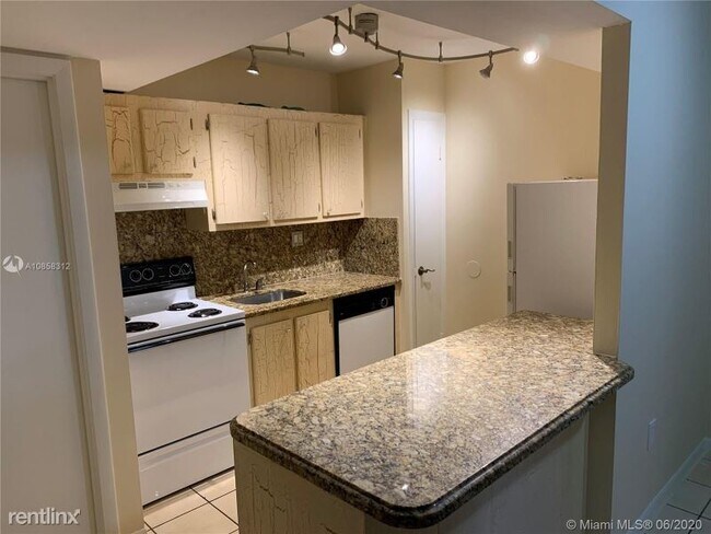 Building Photo - 870 SW 129th Pl