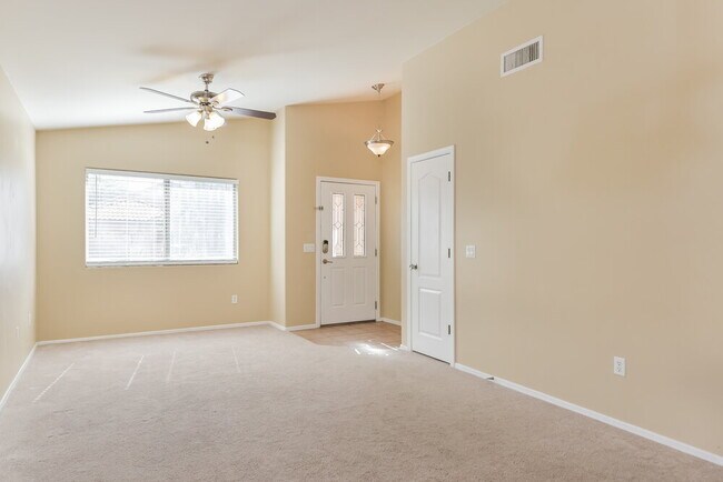 Foto del edificio - 7016 W Dupont Way
