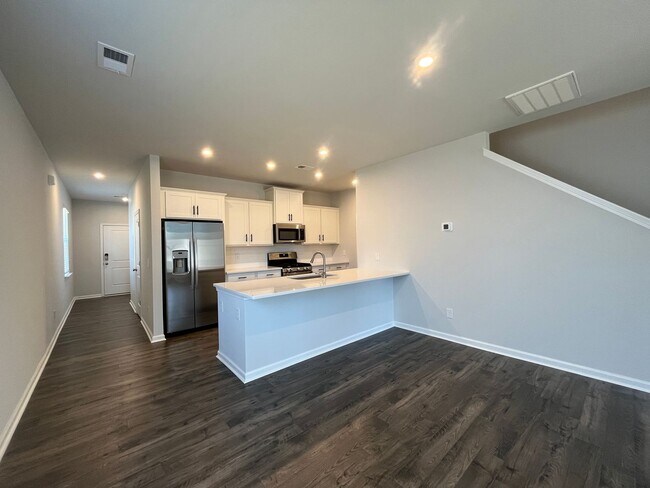 Foto del edificio - New 4/3 Townhome Available Now