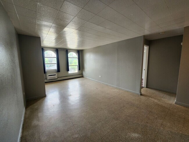 Foto del edificio - 1600 Clinton St