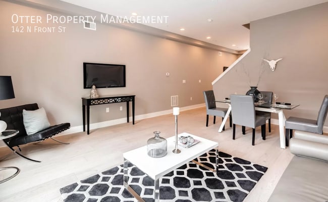 Photo - 142 N Front St House