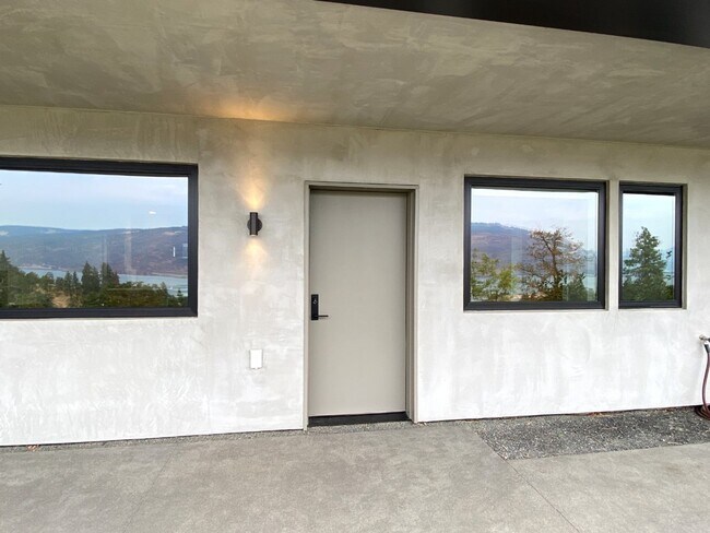 Foto del edificio - 585 Blanchard Blvd