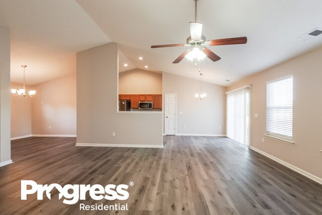 Building Photo - 1002 Glen Hollow Dr