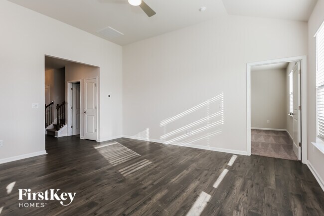 Foto del edificio - 901 Birchcrest Wy