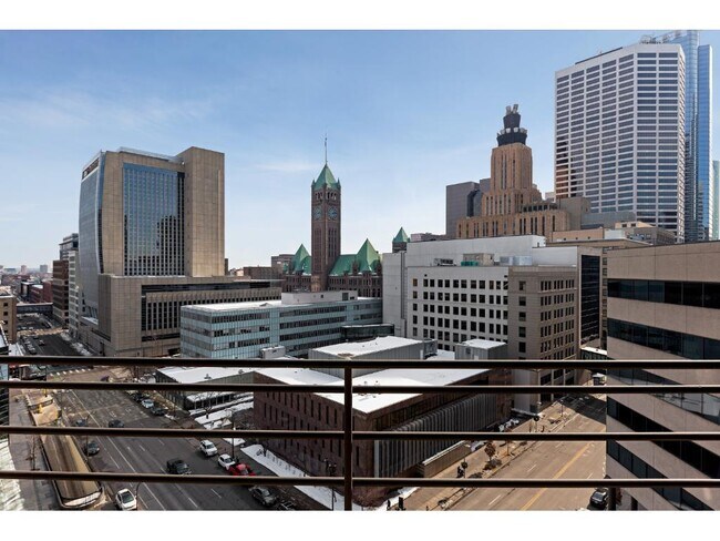 Foto del edificio - 121 Washington Ave S
