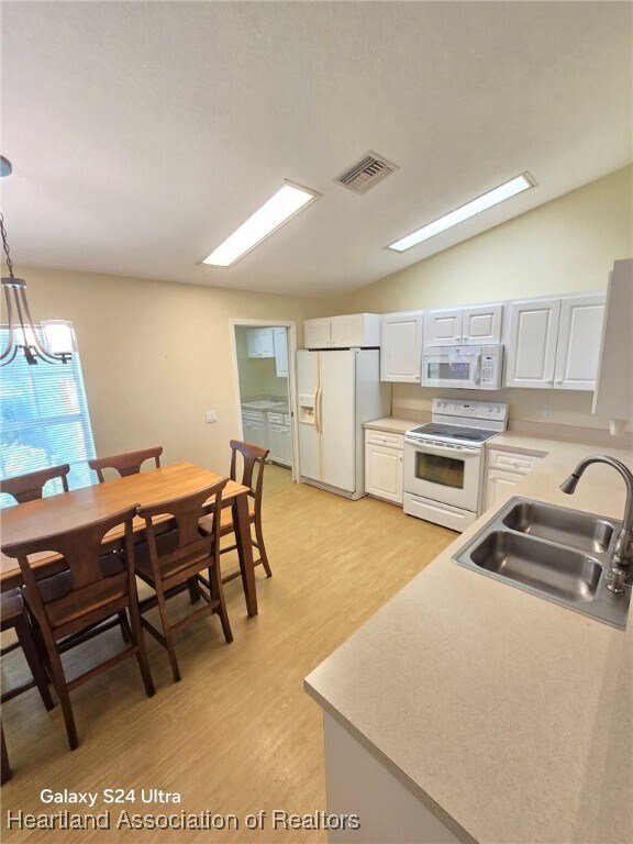 Foto del edificio - 1401 Valencia Ave