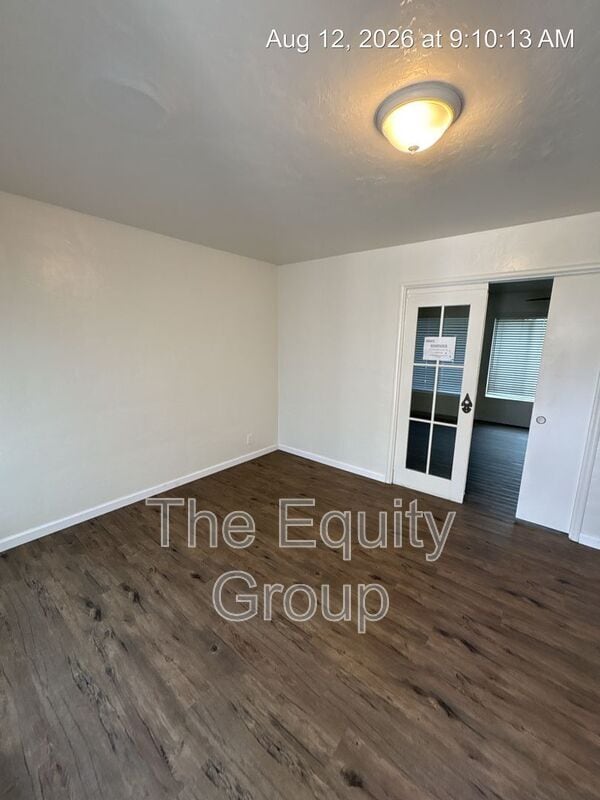 Building Photo - 1031 W Tulare Ave