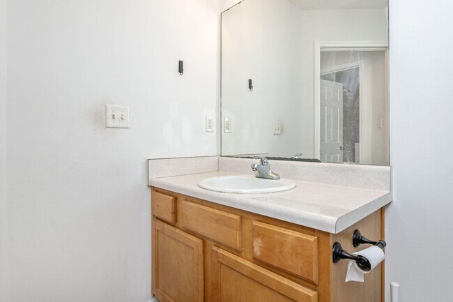 Foto del edificio - 2139 Tom St