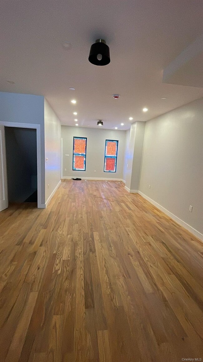 Foto del edificio - 685 E 132nd St