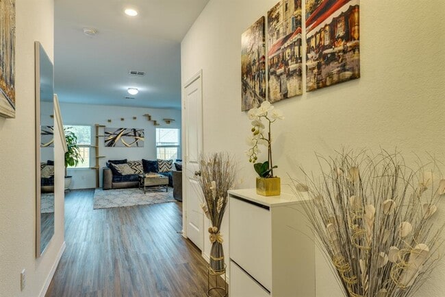 Foto del edificio - 7905 Prairie Rye Dr