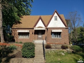 Building Photo - 2306 Newberry St