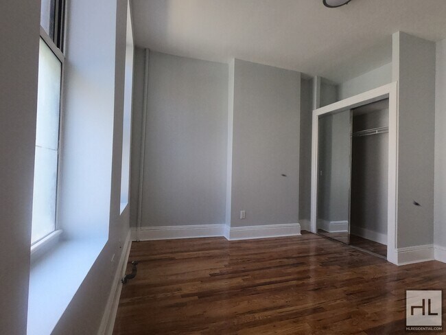 Building Photo - 2 BEDROOM ON CHAUNCEY STREET