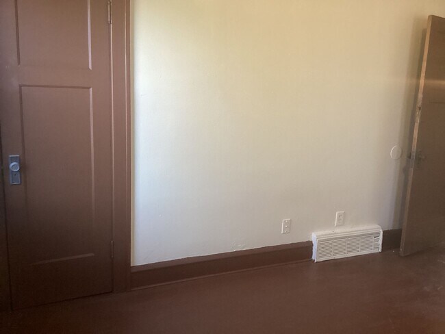Foto del edificio - 3730-3732-3732 W Roberts St