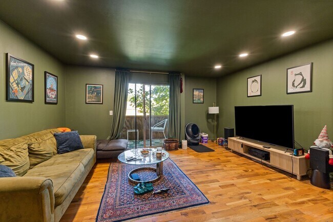 Foto del edificio - 515 Basswood Ave