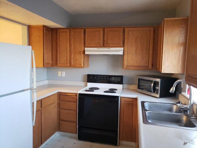 Building Photo - 1103 E 100 N