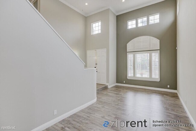 Building Photo - 4 br, 3 bath House - 5004 Regency Court, E...