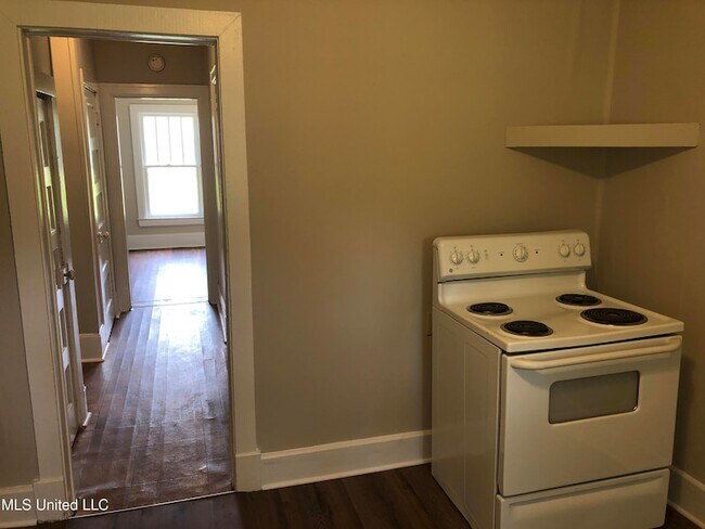 Foto del edificio - 495 Woodruff St