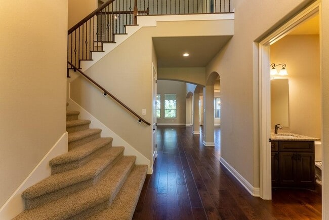 Building Photo - 12911 Medina River Way
