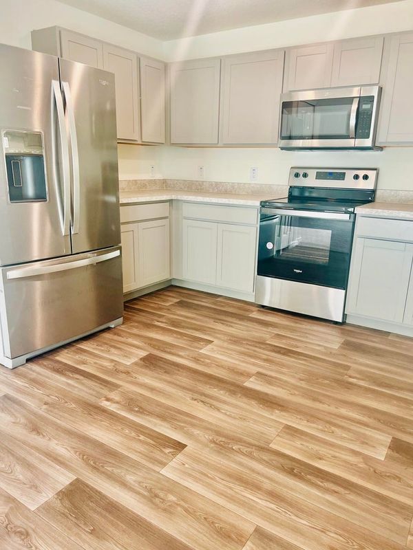 Foto del edificio - 676 Alminar Ave SE