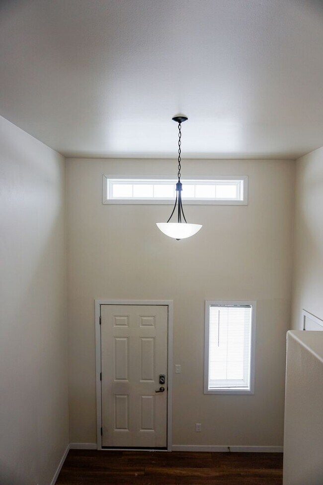 Foto del edificio - 3 Bed 2 Bath Twin Home