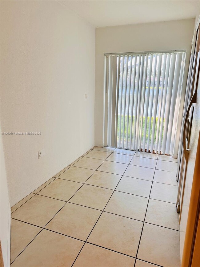 Foto del edificio - 1250 SE 29th St
