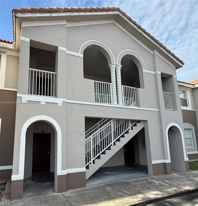 Building Photo - 1666 SE 27th Ct