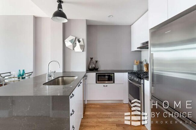 Foto del edificio - 1 bedroom in BROOKLYN NY 11211