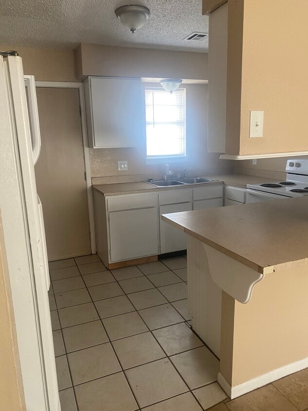 1401 Becky Ct, Elk City, OK 73644 House for Rent in Elk City, OK