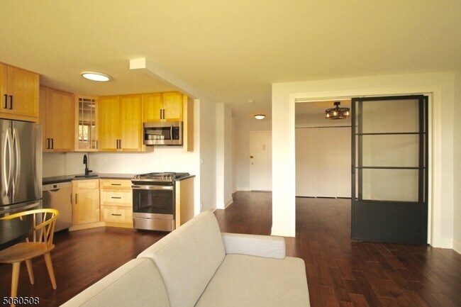 Foto del edificio - 530 Valley Rd