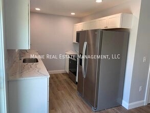 Building Photo - 208 Rocky Rdg Dr