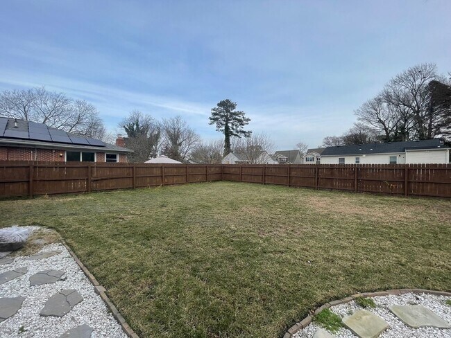 Foto del edificio - 4 BED/2.5 BA SF HOME