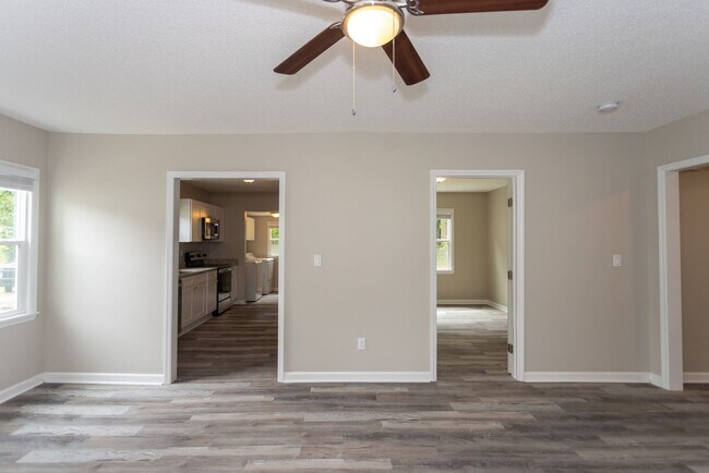 Foto del edificio - Welcome to this Beautiful Home nestled in the heart of Sumter, SC.