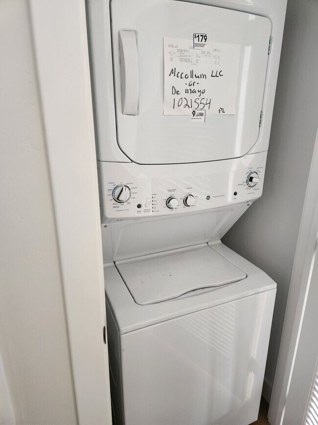 Foto del edificio - 3040 and 3038 Rockview