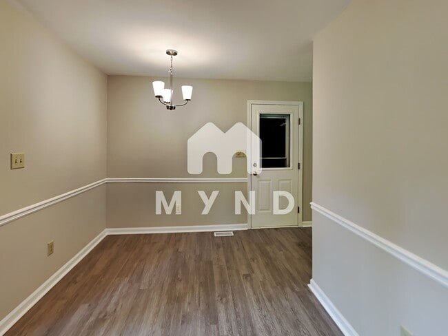 Building Photo - 4020 Hudson Dr