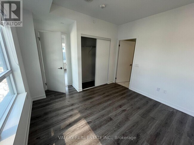 Photo du bâtiment - 1480 Bayly St