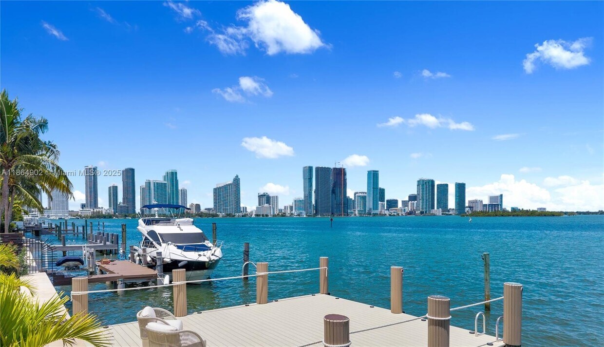 Foto principal - 1111 N Venetian Dr