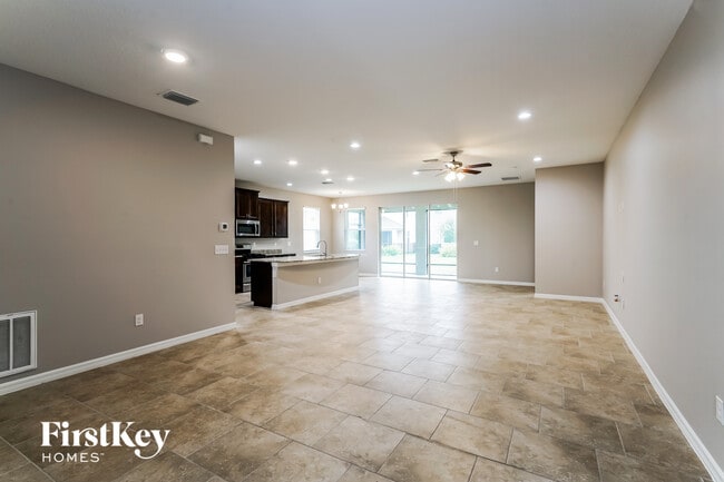 Foto del edificio - 7517 Lantern Park Ave