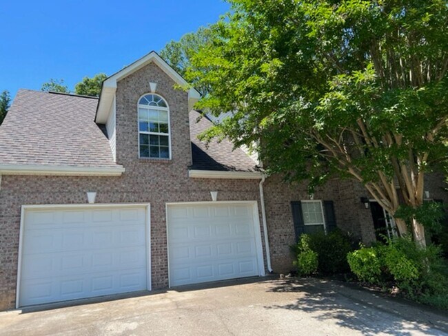 Foto del edificio - Knoxville 37931 - 4 bedroom, 2.5 bath 2-st...