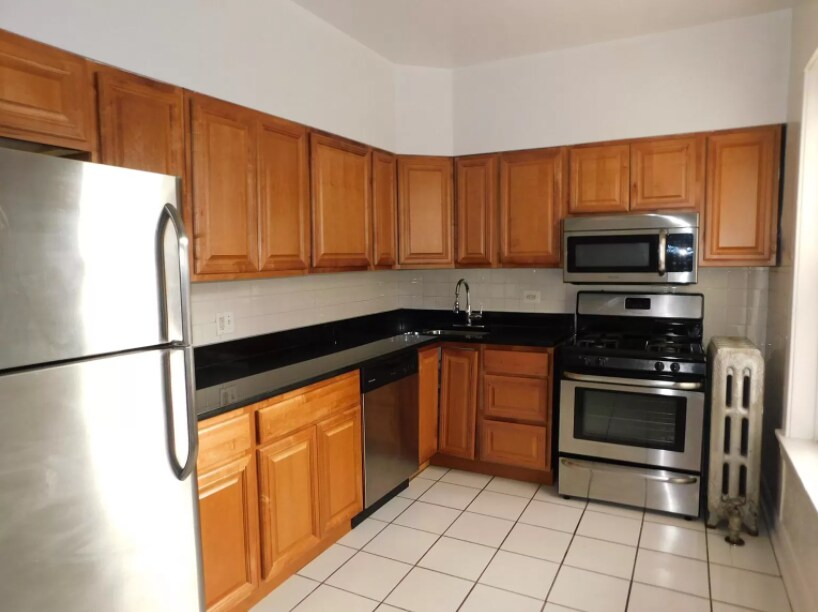 Foto principal - 548 Elmwood Ave