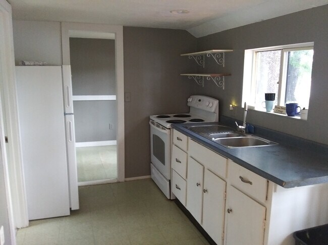 Kitchen - 35 Bull Rock Rd