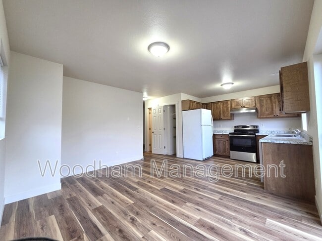 Building Photo - 1759 W Kagy Blvd