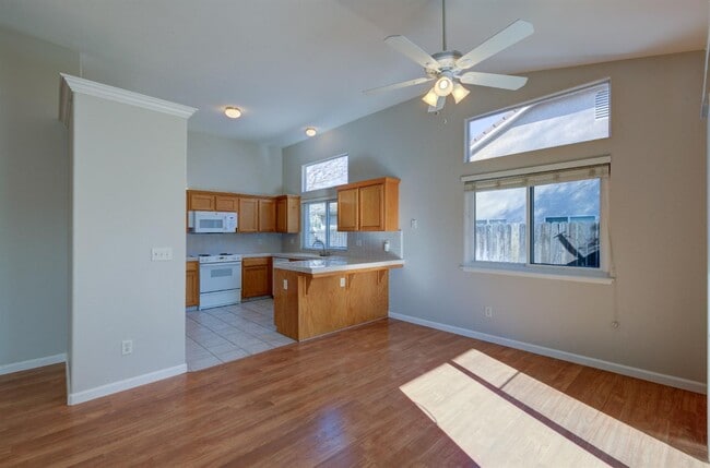 Building Photo - 5149 W Celeste Ave